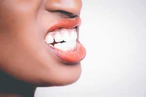 Zęby zatrzymane – leczenie
